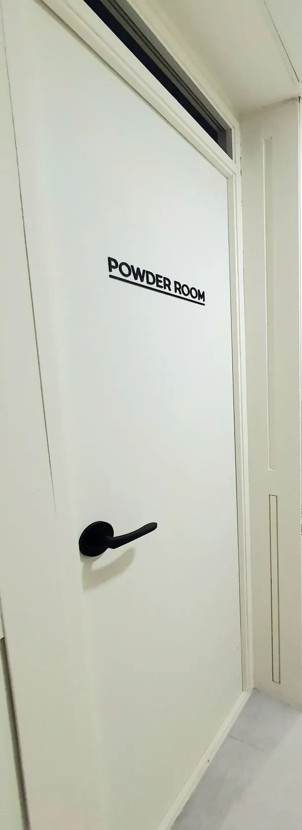 신대방 여성전용 고시원 버드나무하우스 POWDER ROOM 표시가 있는 파우더룸 문